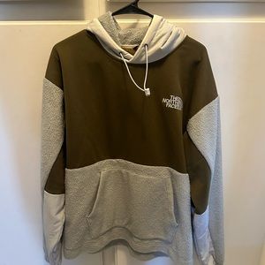 North face sweatshirt men’s small